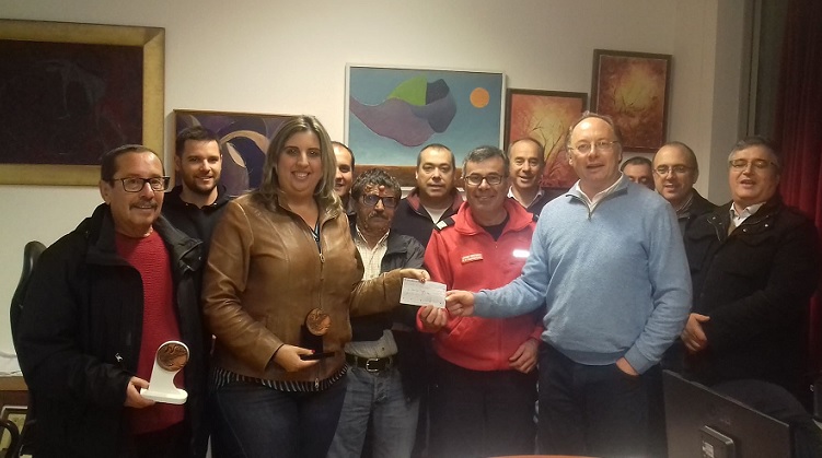ver notícia Alves Bandeira entrega donativo
