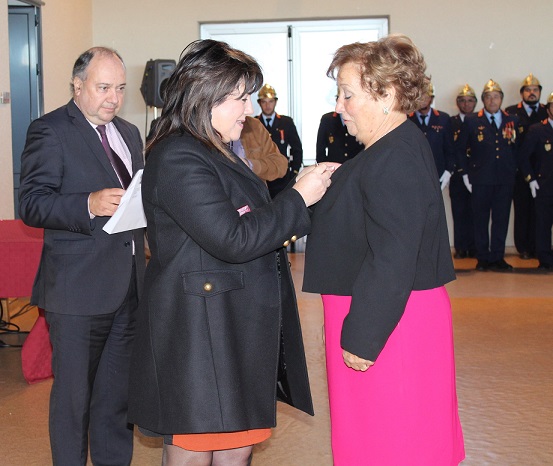 ver notícia Crachá de Ouro para Suzana Redondo